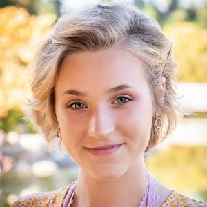 Meet your Posher, Maya